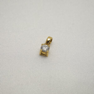 SOL Diamond Pendant 18kt Yellow Gold